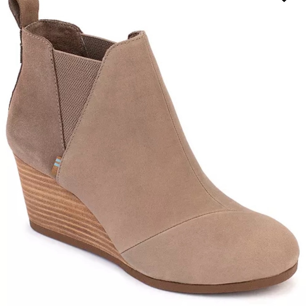 Toms Tan Kelsey Bootie Size 6